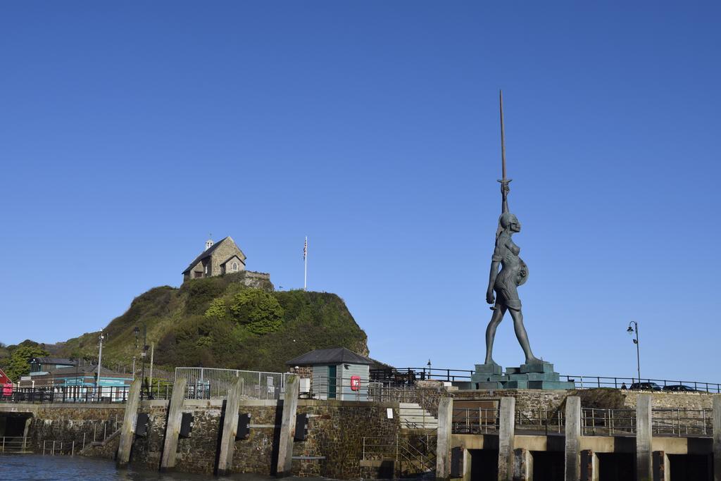 Hostel Ocean Backpackers Ilfracombe Exterior foto