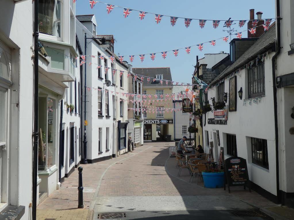 Hostel Ocean Backpackers Ilfracombe Exterior foto